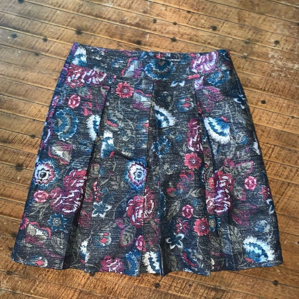 Loft floral tapestry pleated business casual size 4 skirt